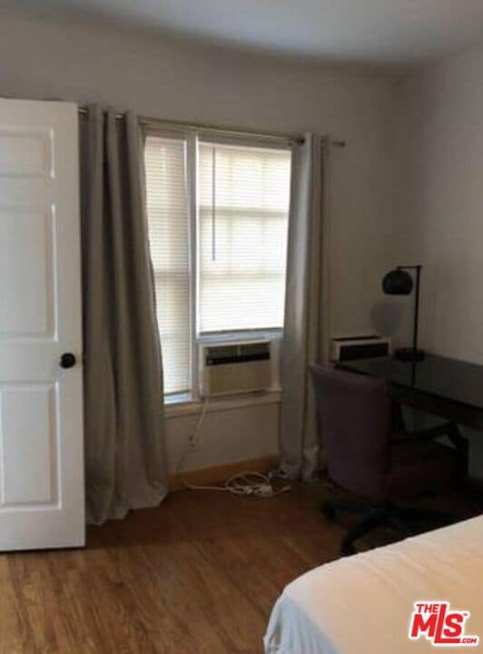 Photo - 1229 W 36th Pl