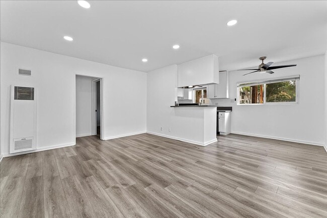 Building Photo - 511 S Verdugo Rd Unit 01