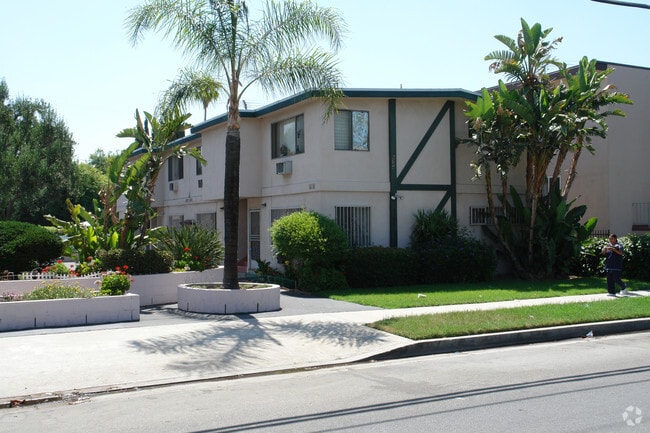 Building Photo - 6944-6954 Coldwater Canyon Ave Rental