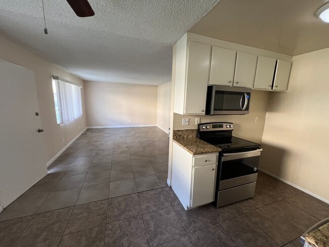 Photo - 2 Bedroom/ 2 Bath upstairs unit located in Long Beach! Unit 22
