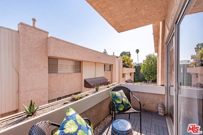 Photo - 5139 Balboa Blvd Unit 203