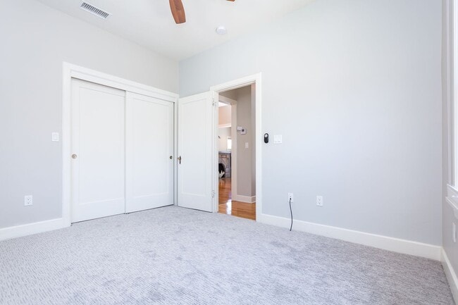 Photo - Modern Kensington Cottage