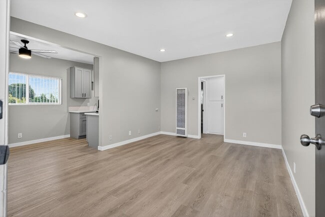 Building Photo - 9632 Ball Rd Rental