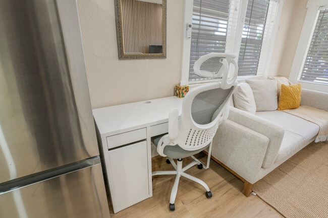 Photo - 312 La France Ave