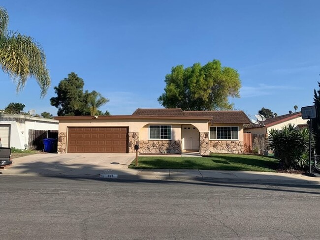 Photo - 641 Adobe Cir House