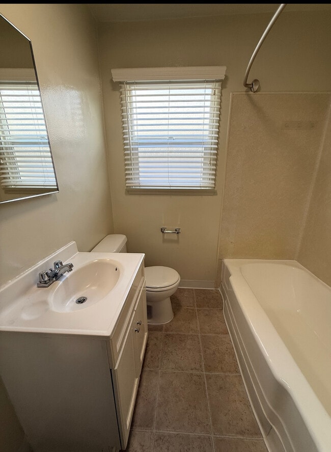 Photo - 1121 26th St Unit 1