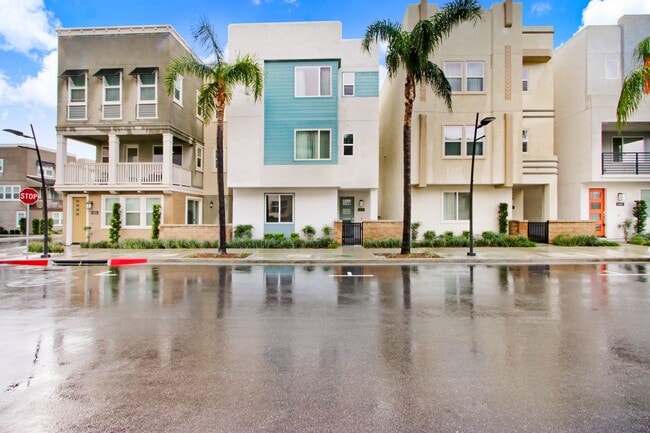 Building Photo - Tri-Level, Fully Loaded Home at The Resort in Rancho Cucamonga For Lease!