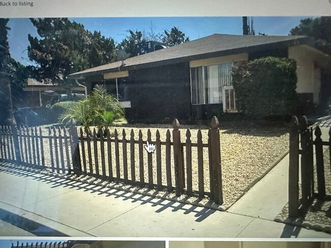 Building Photo - 1145 Olive Tree Ln Unit B