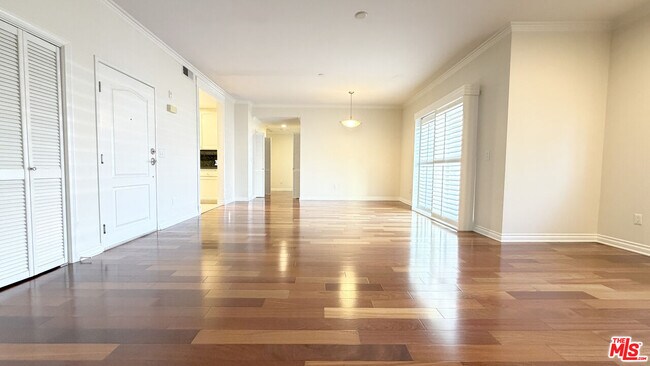 Photo - 956 S Wilton Pl Unit 401