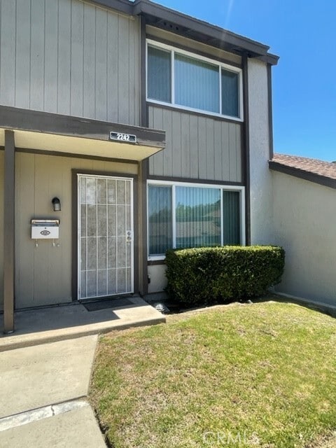 Building Photo - 2242 Shady Hills Dr