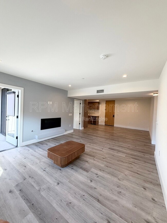 Photo - 5923 Laurel Canyon Blvd Unit 401