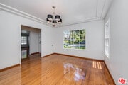 Photo - 311 Whiting St House