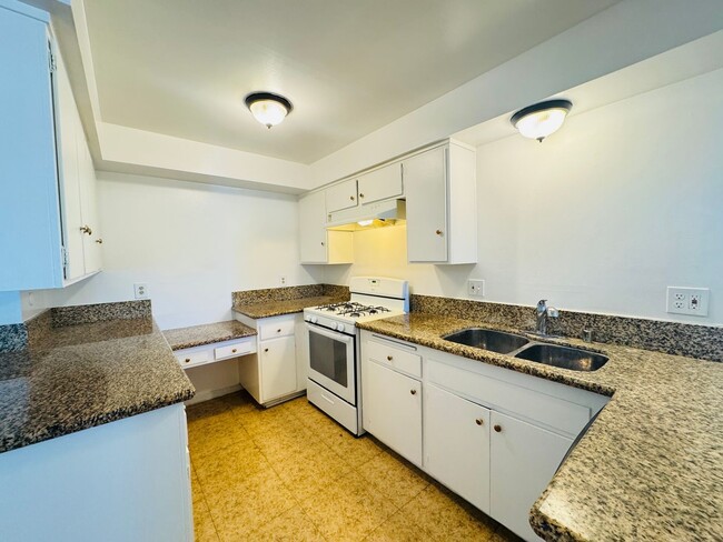Photo - 2340 W Greenacre Ave Unit #1