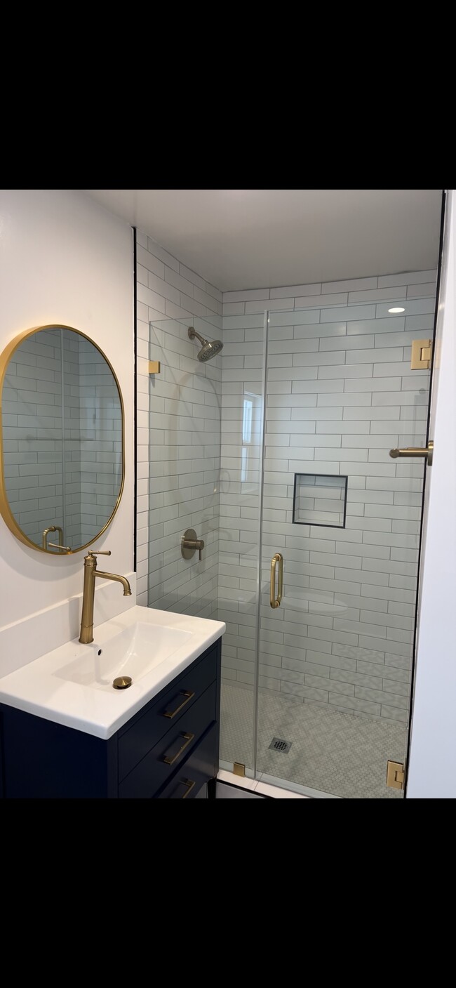 Photo - 5349-5353 Russell Ave