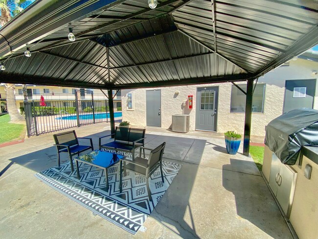 Photo - Country Gardens