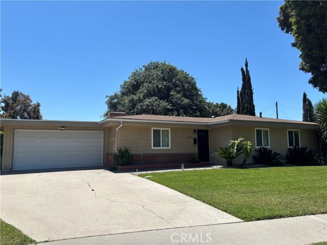 Photo - 2032 E Fern Dr House