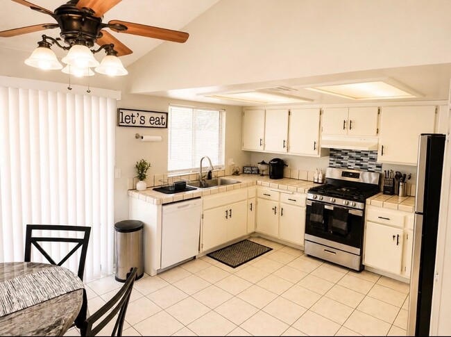 Photo - 1315 E Ave J5