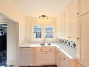 Photo - 3624 E 8th St