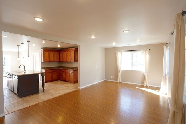Photo - Beautiful North Hollywood 3 Bedroom, 2 Bath Single Family Home *** Non-Smoking***