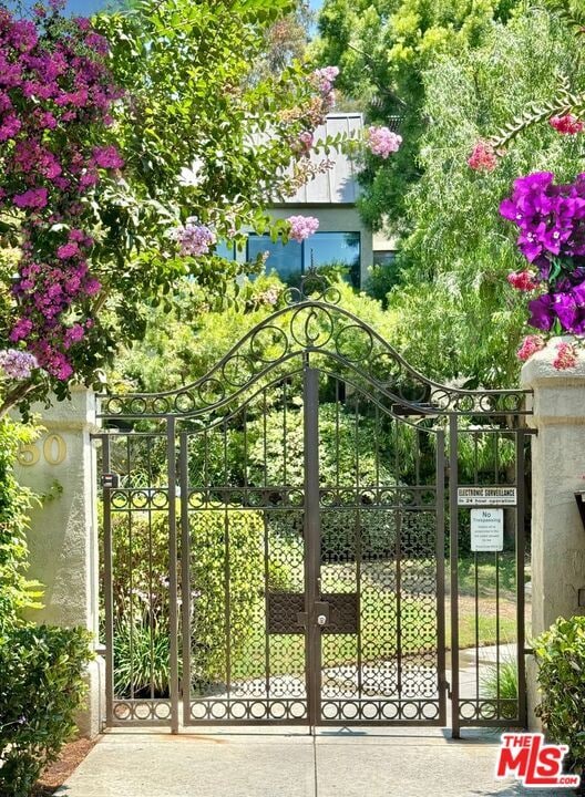 Building Photo - 950 Kings Rd Unit 205