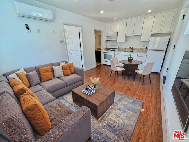 Photo - 3901 S Orange Dr House