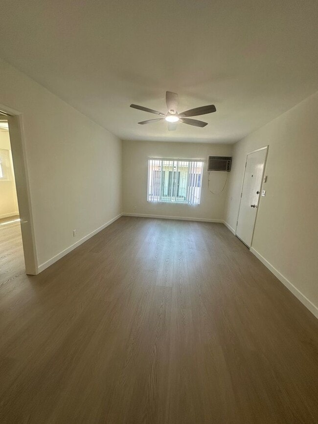 Photo - 14525 Albers St Unit 4