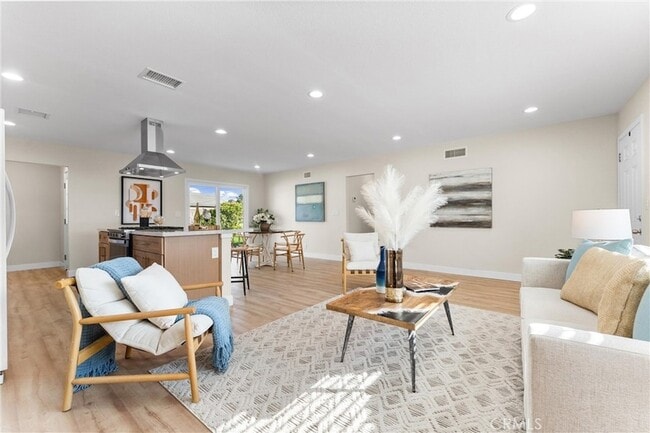 Photo - 15542 Mayflower Ln