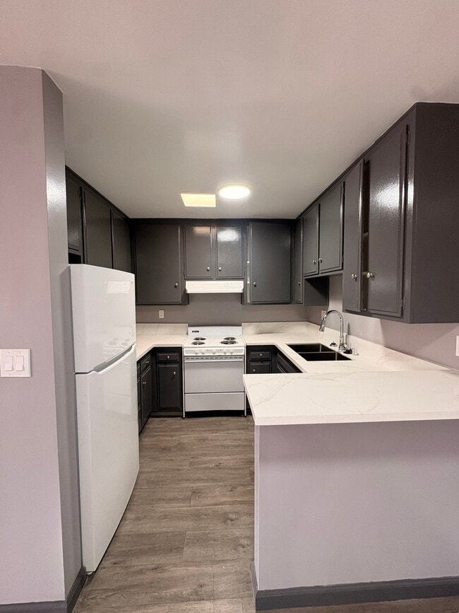 Photo - 1825 N Gramercy Pl Unit 310