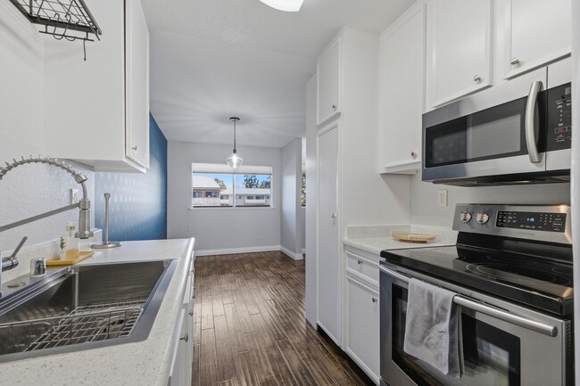 Photo - Bright & Spacious Top-Floor Condo in the Heart of Pasadena