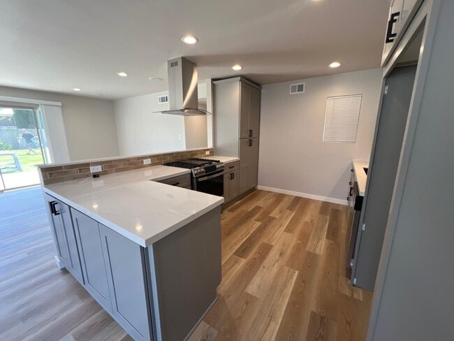Photo - 160 Sands Pl