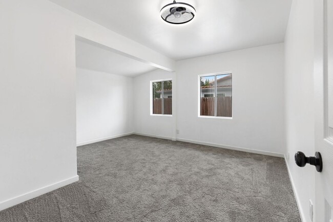 Photo - 611 Kimlin Dr