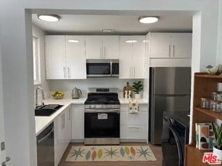 Photo - 903 S Barrington Ave