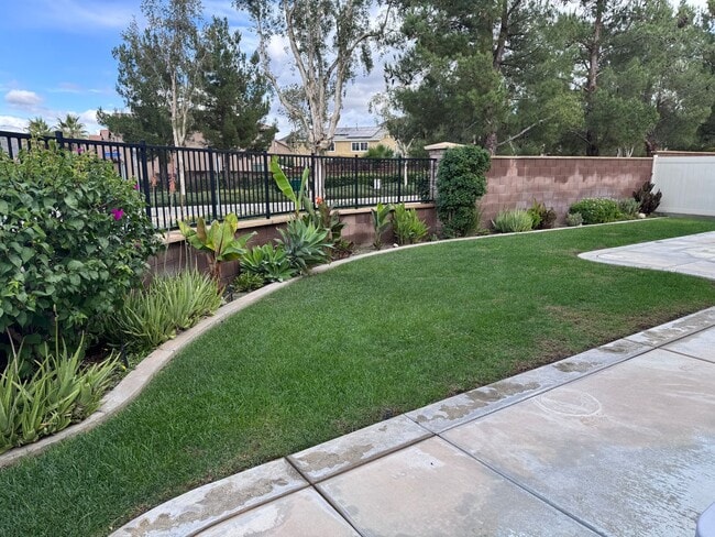 Photo - Large Newer Home - 4 Bedroom / 3 1/2 Bath