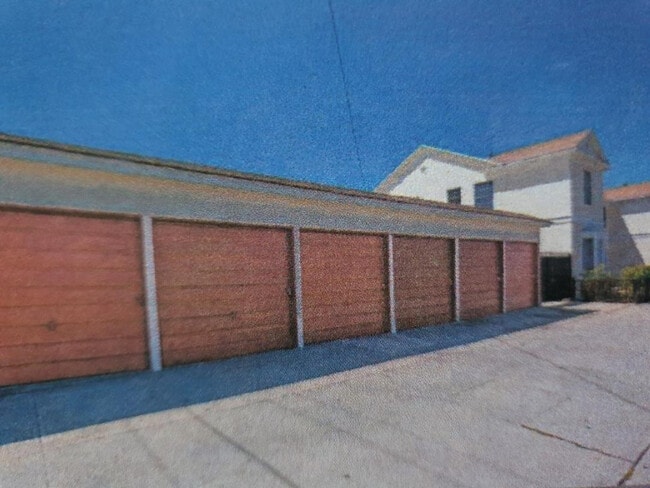 Photo - 2018 W 39th St