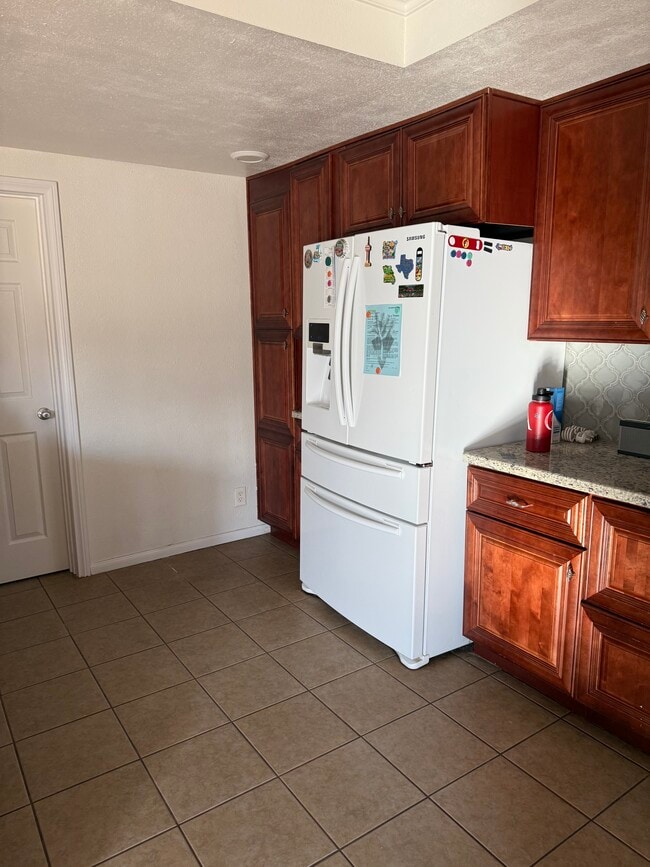 Photo - 17805 Bascom St