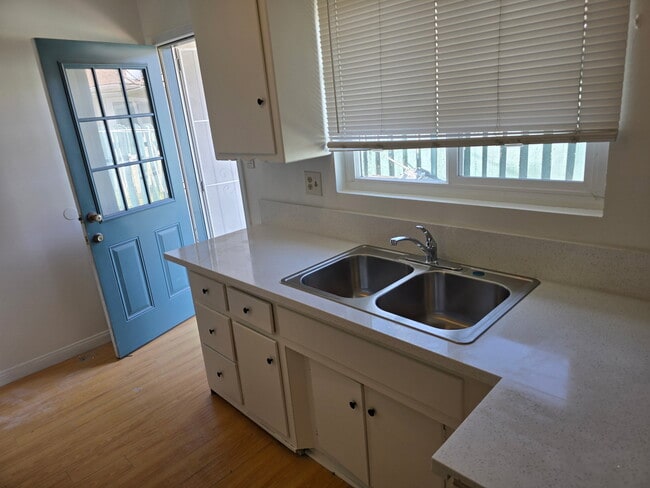 Kitchen - 24619 1/2 Pennsylvania Ave Unit 24617