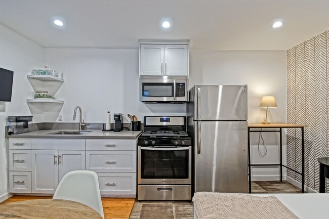 Photo - 200-202 39th Street Unit 202 B (Studio)