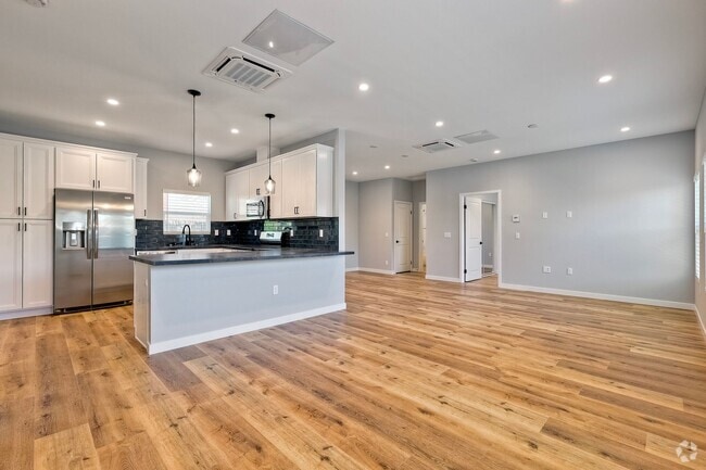 Building Photo - 6832 Tower St Rental