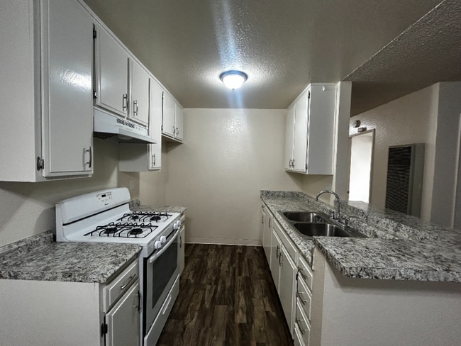 Building Photo - 5134 N Glendora Ave Rental