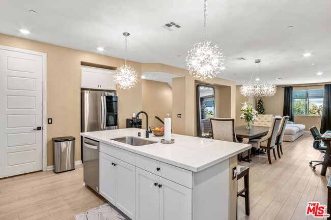 Photo - 720 Grace Ave