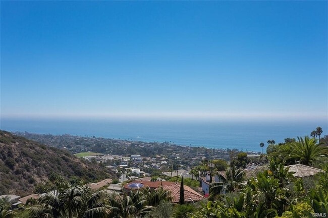 Building Photo - 1326 Skyline Dr