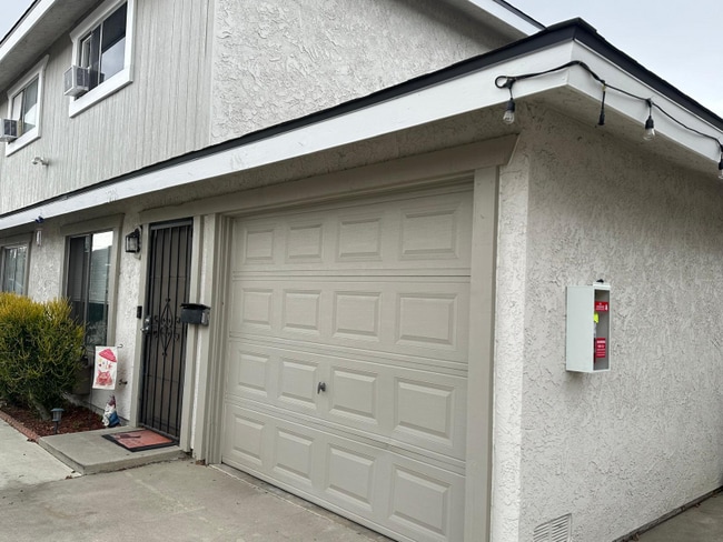 Photo - 8533 Rose St