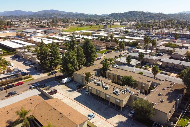 Building Photo - El Cajon 2 Bed/1 Bath in Gated Community with AC, Large Patio, and Parking Unit 07