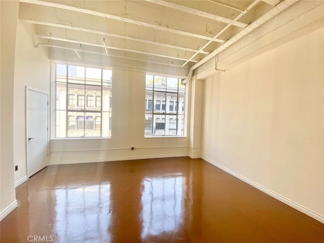 Building Photo - 312 W 5th St Unit 701