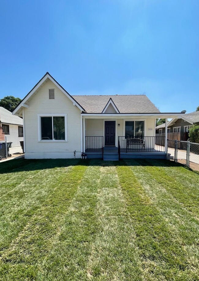 Building Photo - 3034 Lemon St