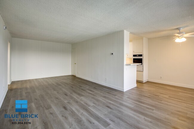 Photo - 17834 Burbank Blvd Unit 111