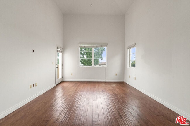 Photo - 10765 Wilkins Ave Unit 3