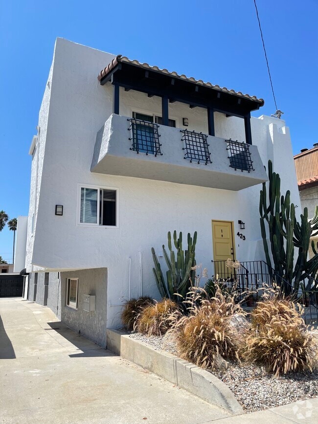 Building Photo - 423 N Elena Ave Unit 2 Rental