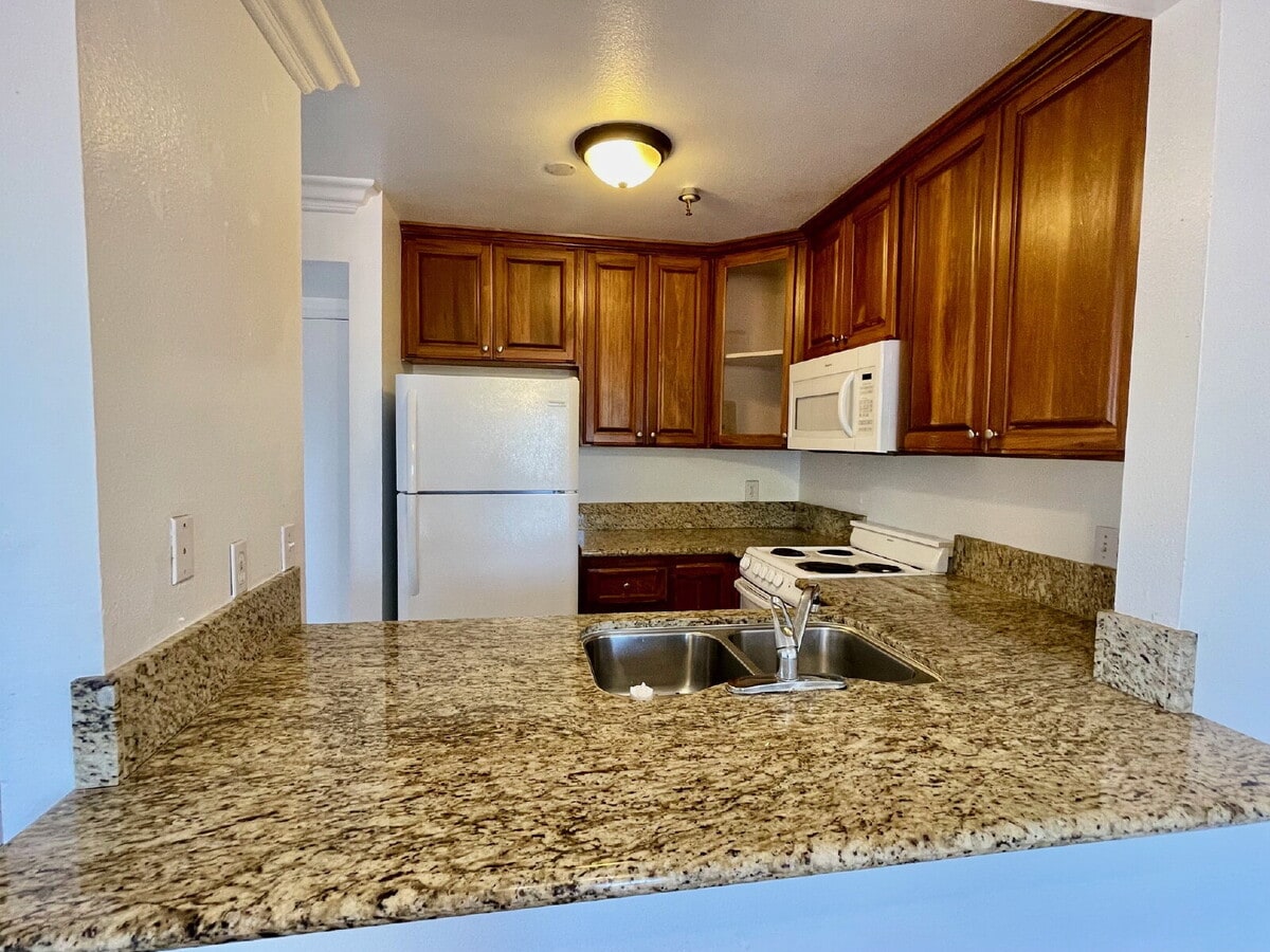 Photo - Enjoy the San Clemente lifestyle! Unit #17
