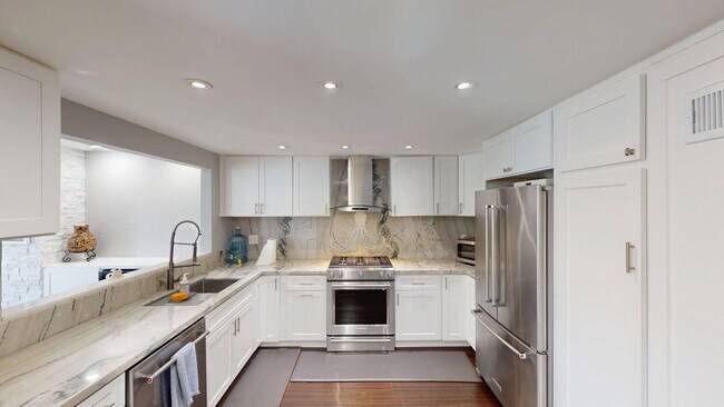 Photo - Stunning Bayfront 2/2.5 Condo in Montego Court - Available Furnished or Unfurnished